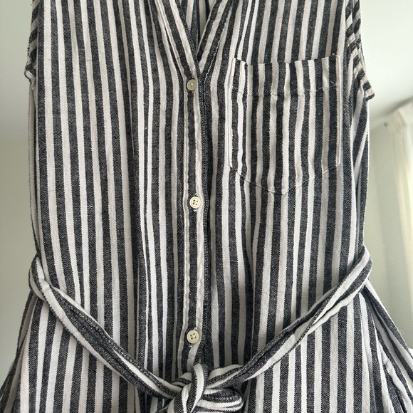 Gap Striped Linen Dress with Belt - Picture 3 of 3